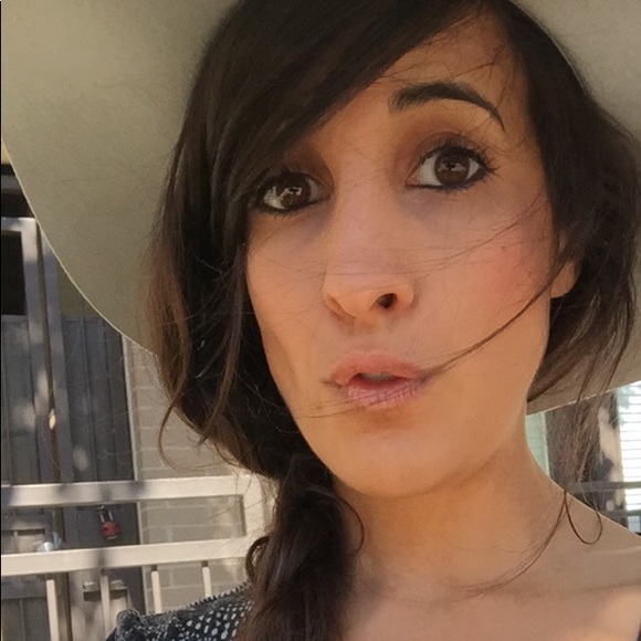 Meet the Posher Other - Meet your Posher, Mallory